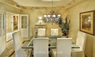 Bel appartement de jardin à vendre dans un complexe prestigieux de la Sierra Blanca sur le Golden Mile à Marbella. 14373 
