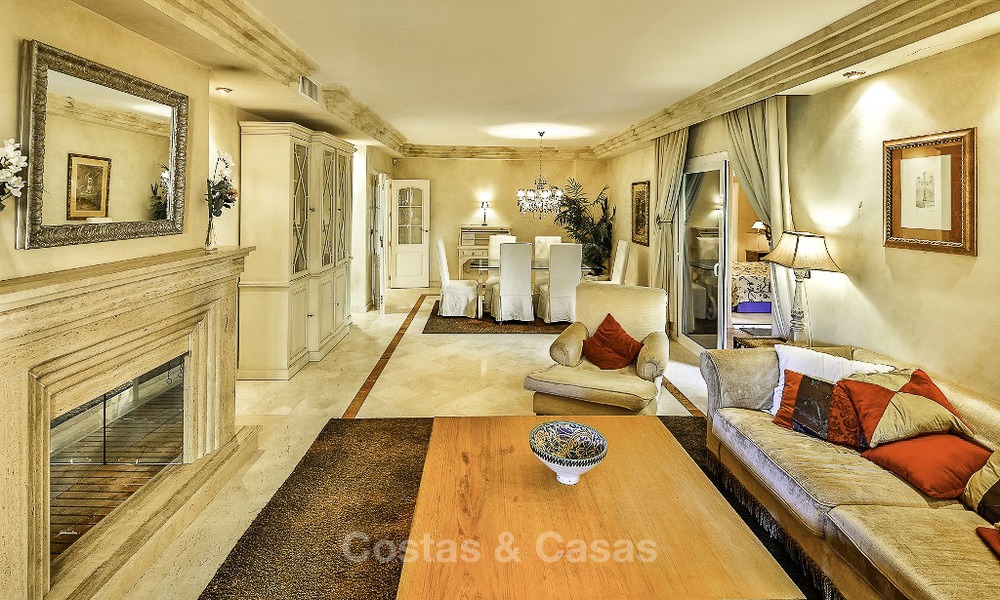 Bel appartement de jardin à vendre dans un complexe prestigieux de la Sierra Blanca sur le Golden Mile à Marbella. 14396