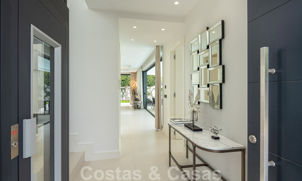 Villa de luxe flambant neuve prêt de la plage à vendre sur le Golden Mile, Marbella 801483