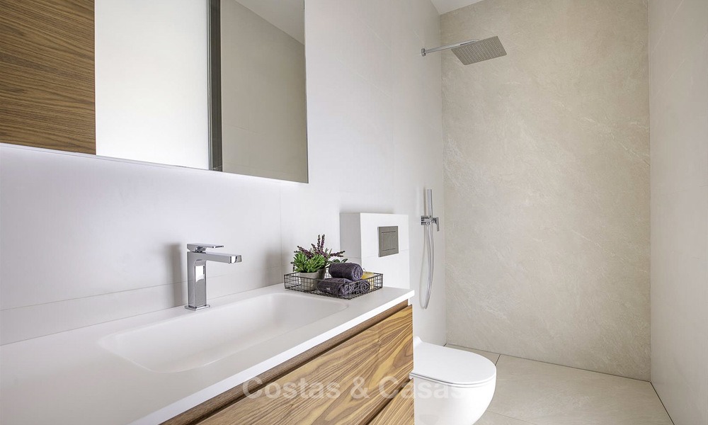 Prêt à emménager, villa moderne neuve à vendre, proche de la Golf Valley, Benahavis, Marbella 14623