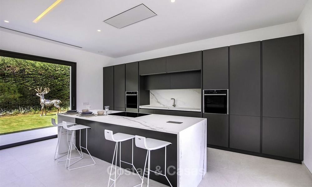 Prêt à emménager, villa moderne neuve à vendre, proche de la Golf Valley, Benahavis, Marbella 14638