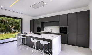 Prêt à emménager, villa moderne neuve à vendre, proche de la Golf Valley, Benahavis, Marbella 14638 