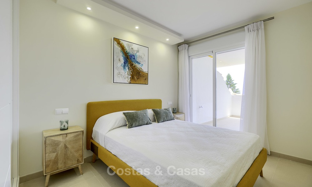 Appartement entièrement rénové en front de mer avec vue panoramique sur la mer à vendre, Mijas Costa 14647