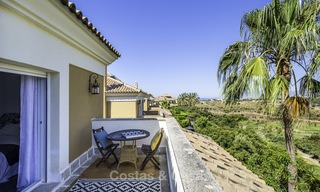 Maison jumelée récemment rénovée avec vue spectaculaire sur le golf et la mer à vendre - Marbella Est 14689 