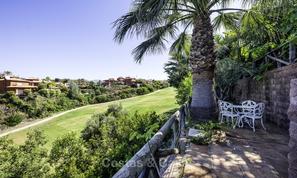 Maison jumelée récemment rénovée avec vue spectaculaire sur le golf et la mer à vendre - Marbella Est 14692