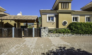 Maison jumelée récemment rénovée avec vue spectaculaire sur le golf et la mer à vendre - Marbella Est 14693 