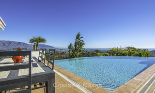 Magnifique villa moderne andalouse avec vue panoramique exceptionnelle à vendre, Marbella Est 14786 