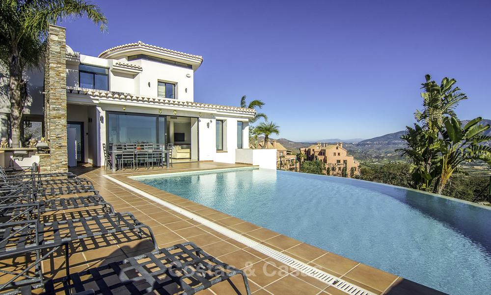 Magnifique villa moderne andalouse avec vue panoramique exceptionnelle à vendre, Marbella Est 14787