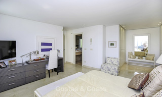 Penthouse en duplex spacieux avec vue imprenable sur la mer à vendre dans un complexe de luxe dans la vallée du Golf de Nueva Andalucia, Marbella 17451 
