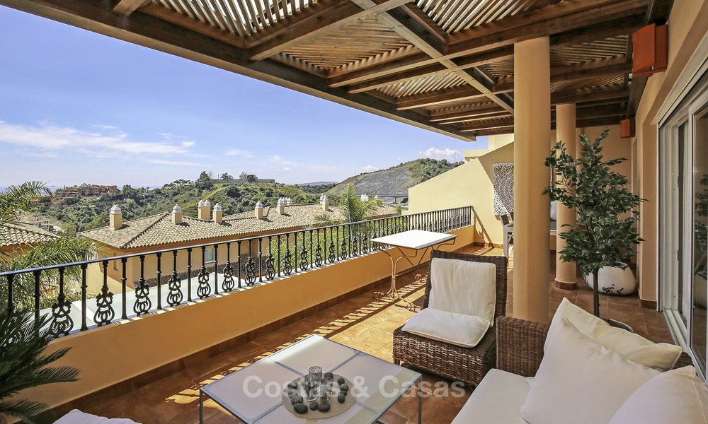 Penthouse en duplex spacieux avec vue imprenable sur la mer à vendre dans un complexe de luxe dans la vallée du Golf de Nueva Andalucia, Marbella 17473