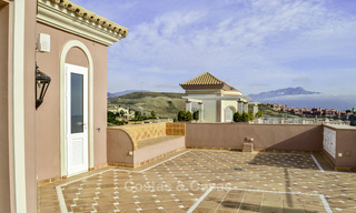 Majestueuse villa de luxe andalouse à vendre sur un grand terrain dans un complexe de golf exclusif, avec vue imprenable sur la mer - Benahavis, Marbella 15004 
