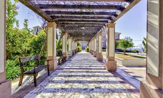 Majestueuse villa de luxe andalouse à vendre sur un grand terrain dans un complexe de golf exclusif, avec vue imprenable sur la mer - Benahavis, Marbella 15009 