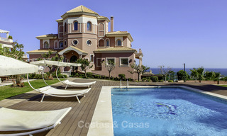 Majestueuse villa de luxe andalouse à vendre sur un grand terrain dans un complexe de golf exclusif, avec vue imprenable sur la mer - Benahavis, Marbella 15029 