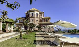 Majestueuse villa de luxe andalouse à vendre sur un grand terrain dans un complexe de golf exclusif, avec vue imprenable sur la mer - Benahavis, Marbella 15031 