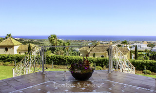 Majestueuse villa de luxe andalouse à vendre sur un grand terrain dans un complexe de golf exclusif, avec vue imprenable sur la mer - Benahavis, Marbella 15040 