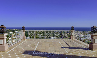 Majestueuse villa de luxe andalouse à vendre sur un grand terrain dans un complexe de golf exclusif, avec vue imprenable sur la mer - Benahavis, Marbella 15049 