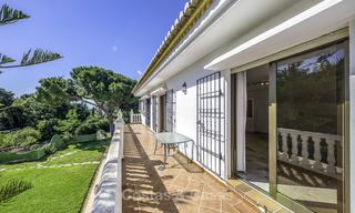 A vendre, spacieuse villa classique avec un excellent potentiel, situé dans un quartier calme à Marbella Est 15185 
