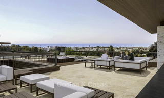 Nouvelles villas de luxe contemporaines à vendre, à quelques minutes à pied de Puerto Banus, Marbella 15322 