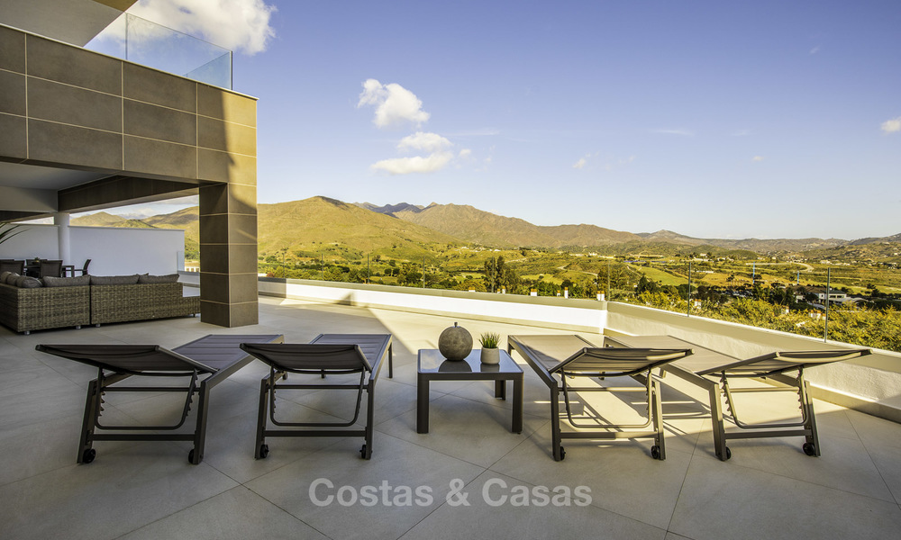Appartements et penthouses de luxe modernes à vendre dans une station de golf réputée à Mijas, Costa del Sol 16665
