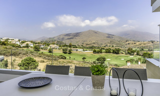 Appartements et penthouses de luxe modernes à vendre dans une station de golf réputée à Mijas, Costa del Sol 16692 