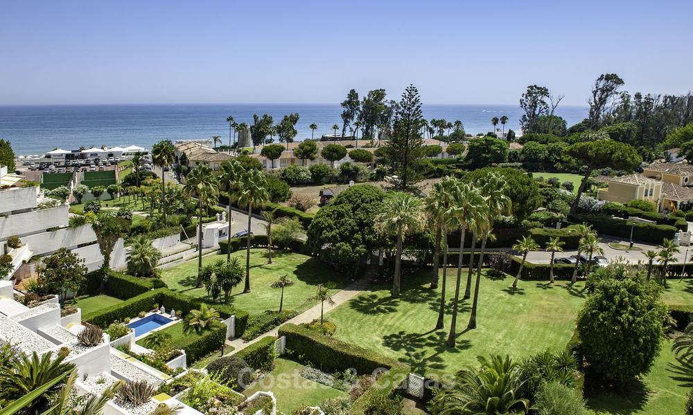 Penthouse avec piscine privée et vue panoramique sur la mer, le golf et les montagnes dans un complexe en front de mer à Guadalmina Baja, Marbella 16006