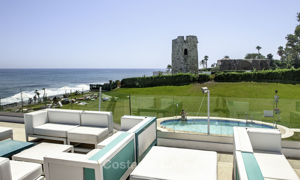 Penthouse avec piscine privée et vue panoramique sur la mer, le golf et les montagnes dans un complexe en front de mer à Guadalmina Baja, Marbella 16032