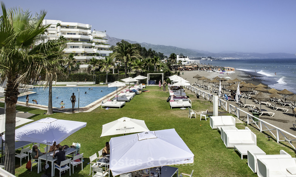 Penthouse avec piscine privée et vue panoramique sur la mer, le golf et les montagnes dans un complexe en front de mer à Guadalmina Baja, Marbella 16034
