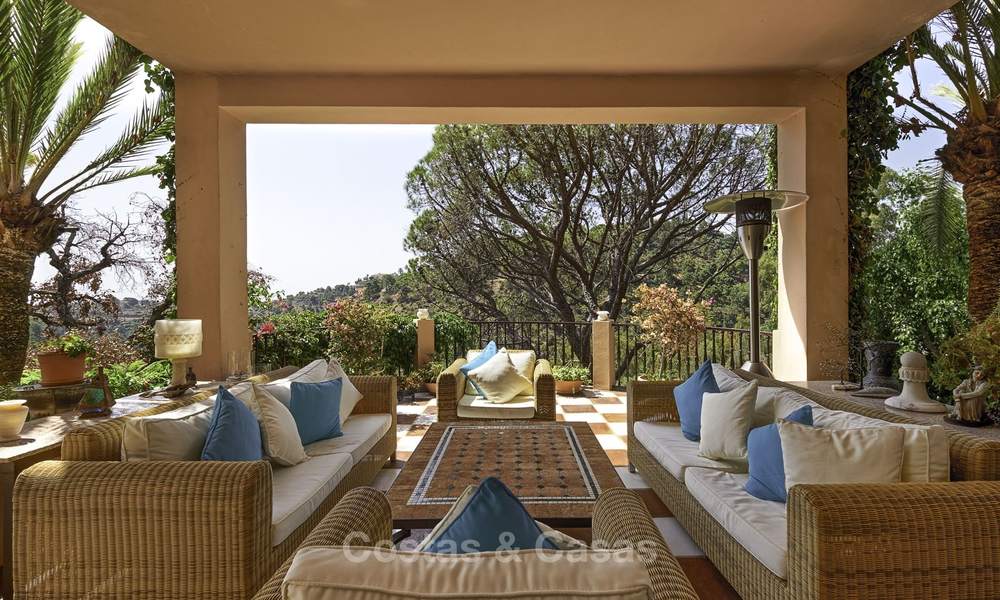 Charmante villa rustique avec maison d'hôtes et vue mer à vendre à El Madroñal, Marbella 16056