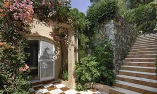 Charmante villa rustique avec maison d'hôtes et vue mer à vendre à El Madroñal, Marbella 16058 