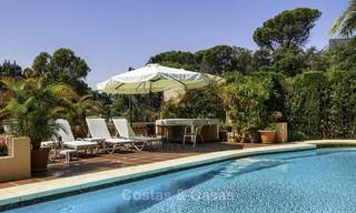 Charmante villa rustique avec maison d'hôtes et vue mer à vendre à El Madroñal, Marbella 16061 