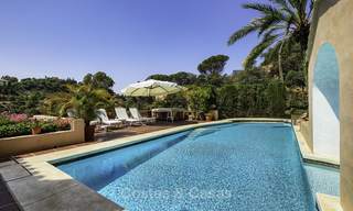 Charmante villa rustique avec maison d'hôtes et vue mer à vendre à El Madroñal, Marbella 16062 