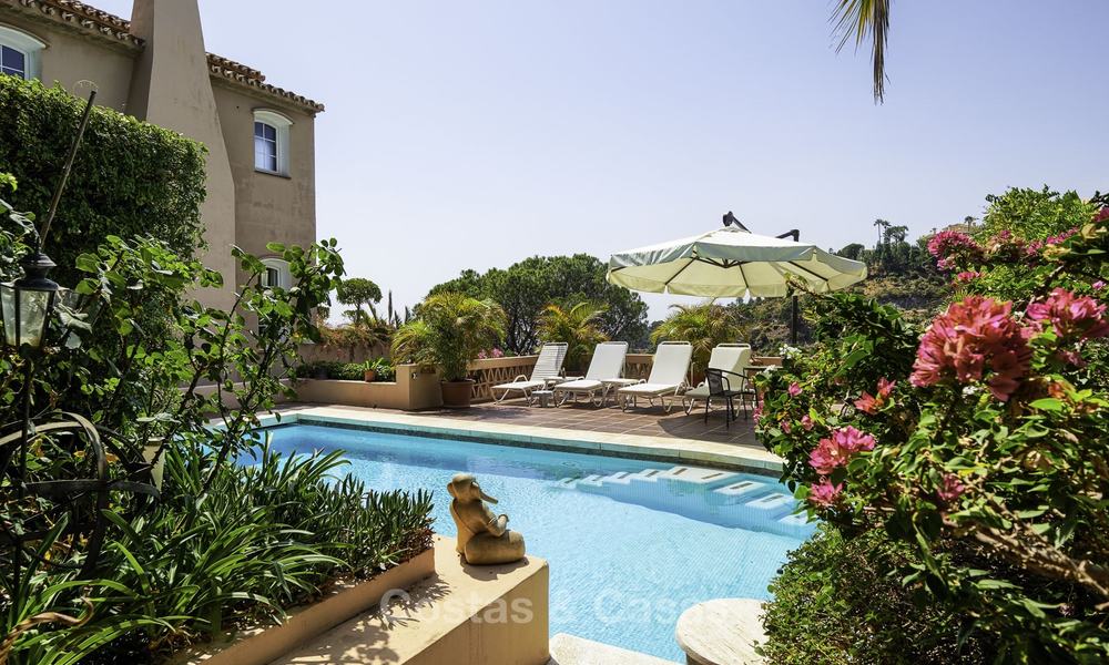 Charmante villa rustique avec maison d'hôtes et vue mer à vendre à El Madroñal, Marbella 16064