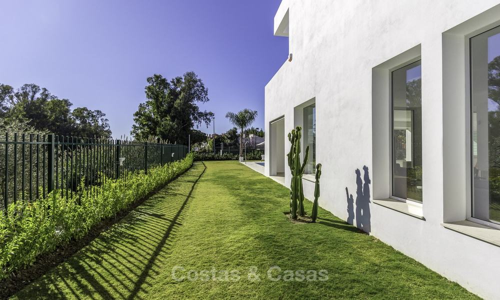 Luxueuse villa neuve, moderne à vendre, à deux pas de la plage, Estepona Est 16631