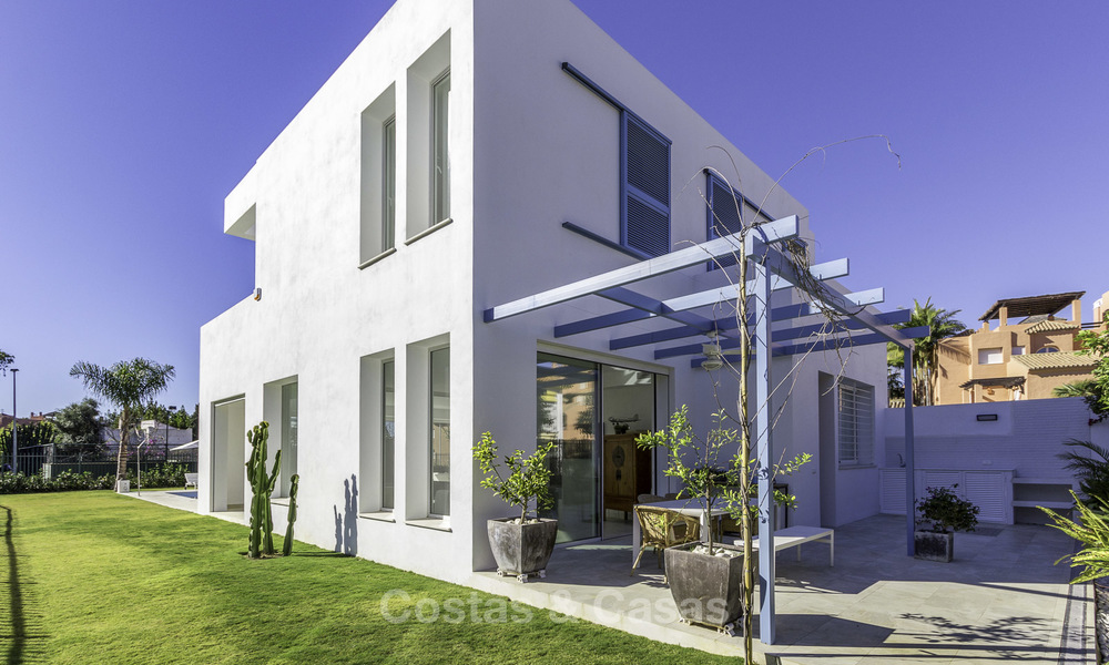 Luxueuse villa neuve, moderne à vendre, à deux pas de la plage, Estepona Est 16632