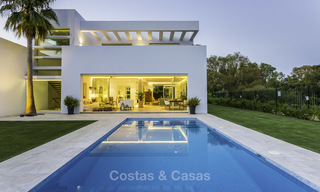 Luxueuse villa neuve, moderne à vendre, à deux pas de la plage, Estepona Est 16640 