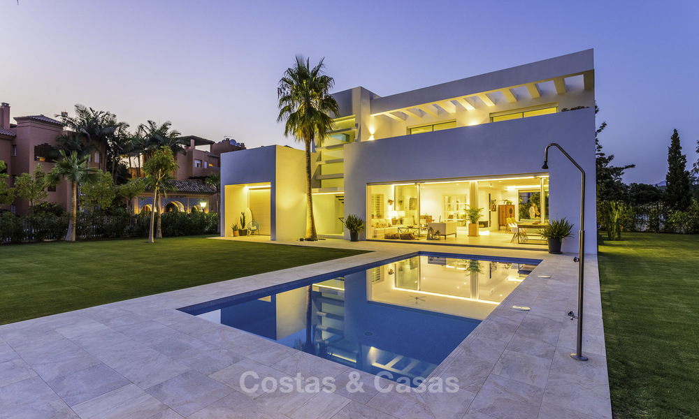 Luxueuse villa neuve, moderne à vendre, à deux pas de la plage, Estepona Est 16647