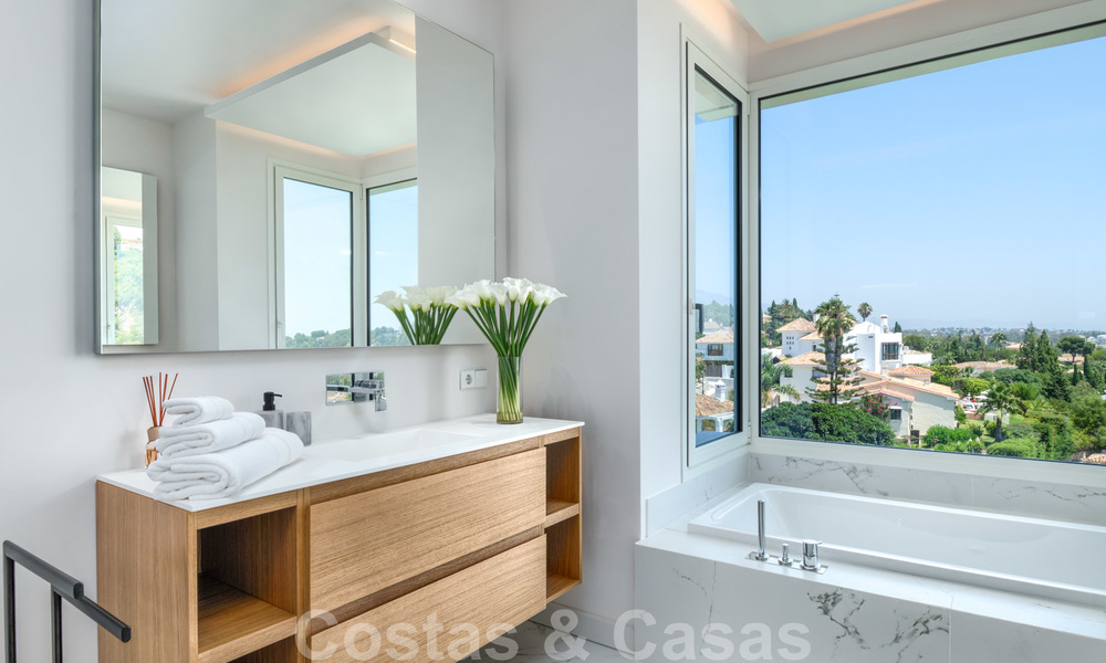 Belle villa de luxe contemporaine avec vue mer et montagne à vendre, Benahavis, Marbella 28010