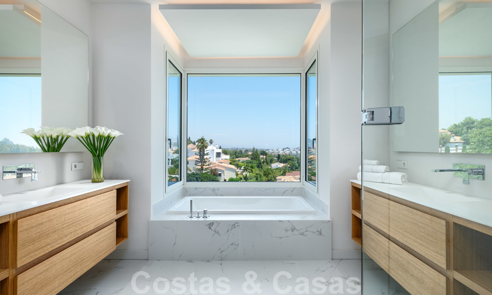 Belle villa de luxe contemporaine avec vue mer et montagne à vendre, Benahavis, Marbella 28011