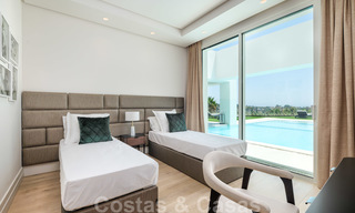 Belle villa de luxe contemporaine avec vue mer et montagne à vendre, Benahavis, Marbella 28018 
