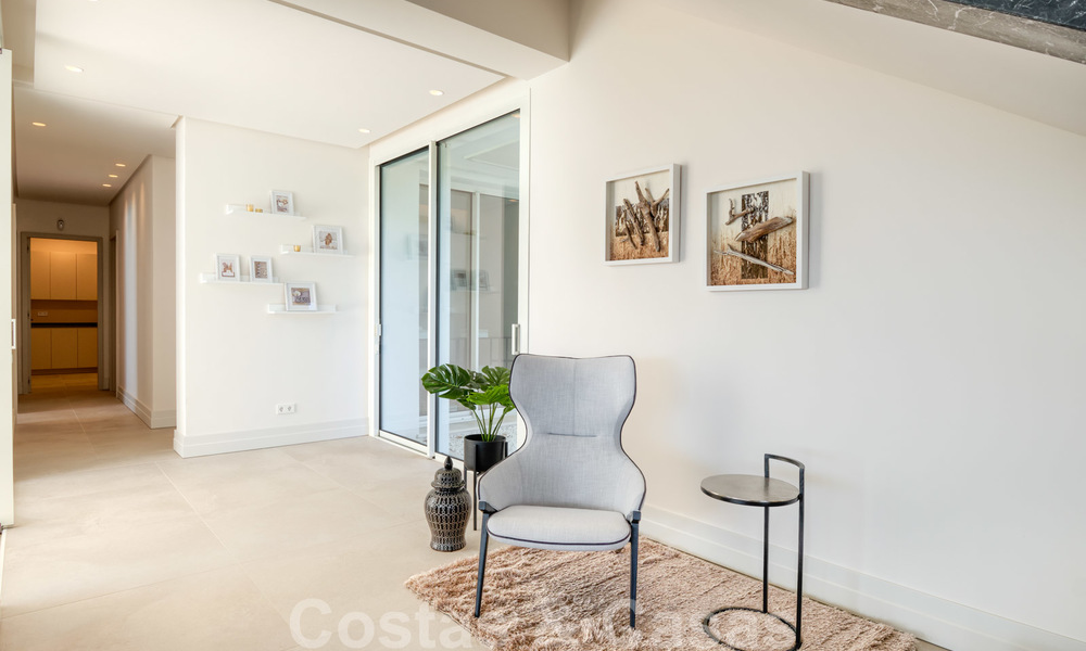 Belle villa de luxe contemporaine avec vue mer et montagne à vendre, Benahavis, Marbella 28023