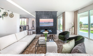 Belle villa de luxe contemporaine avec vue mer et montagne à vendre, Benahavis, Marbella 28025 