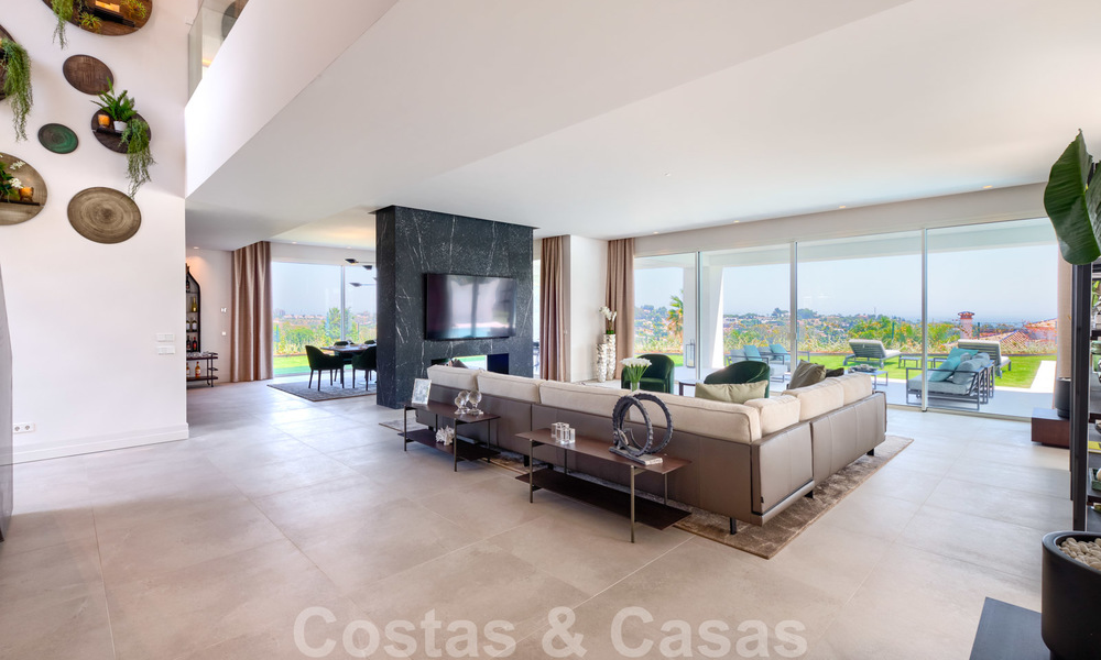 Belle villa de luxe contemporaine avec vue mer et montagne à vendre, Benahavis, Marbella 28037