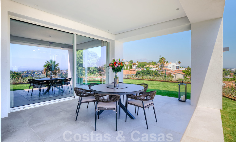 Belle villa de luxe contemporaine avec vue mer et montagne à vendre, Benahavis, Marbella 28039
