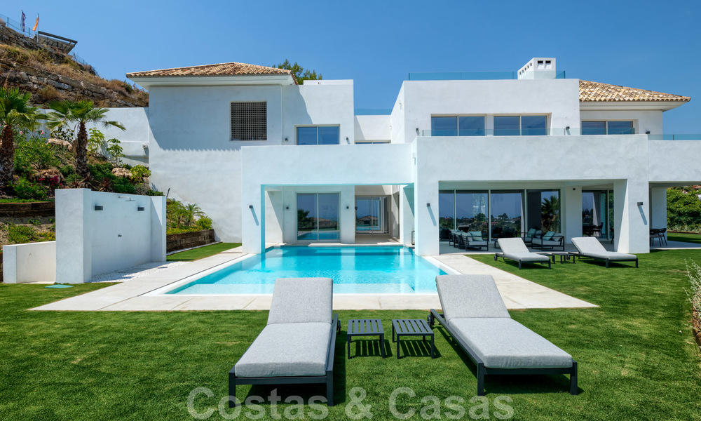 Belle villa de luxe contemporaine avec vue mer et montagne à vendre, Benahavis, Marbella 28044