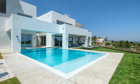 Belle villa de luxe contemporaine avec vue mer et montagne à vendre, Benahavis, Marbella 28046