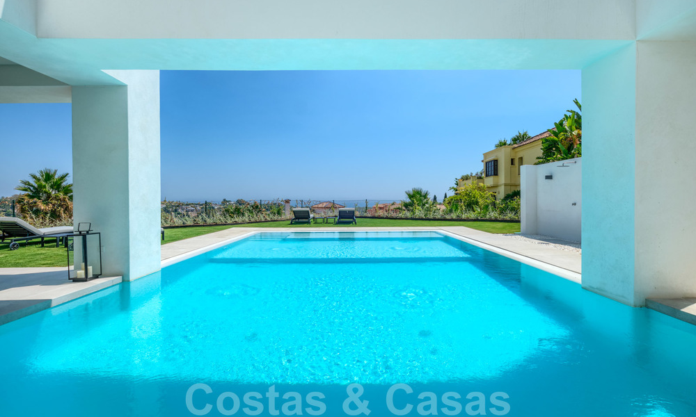 Belle villa de luxe contemporaine avec vue mer et montagne à vendre, Benahavis, Marbella 28048