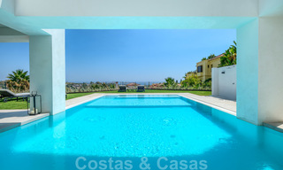 Belle villa de luxe contemporaine avec vue mer et montagne à vendre, Benahavis, Marbella 28048 