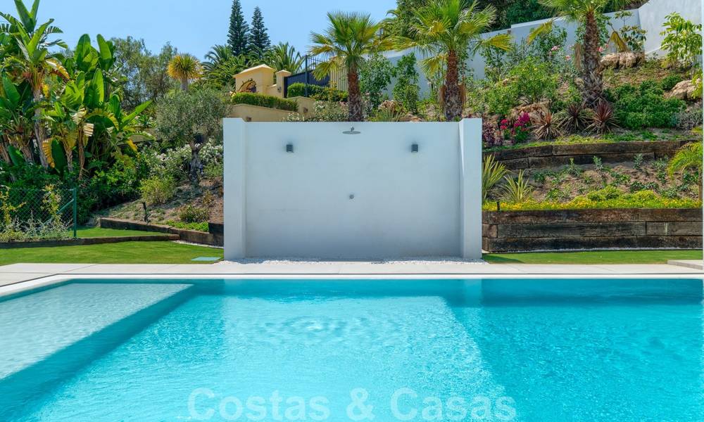 Belle villa de luxe contemporaine avec vue mer et montagne à vendre, Benahavis, Marbella 28049