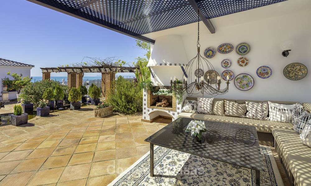 Impressionnante villa traditionnelle andalouse avec vue imprenable sur la mer à vendre à El Madroñal, Marbella 15987
