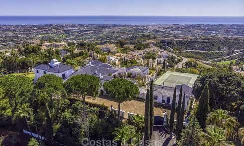 Impressionnante villa traditionnelle andalouse avec vue imprenable sur la mer à vendre à El Madroñal, Marbella 15989